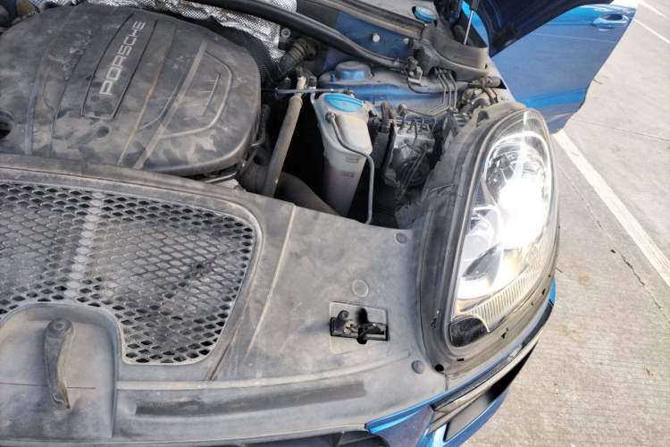 Used Porsche Macan 2017 Macan 2.0T Engine Bay Left