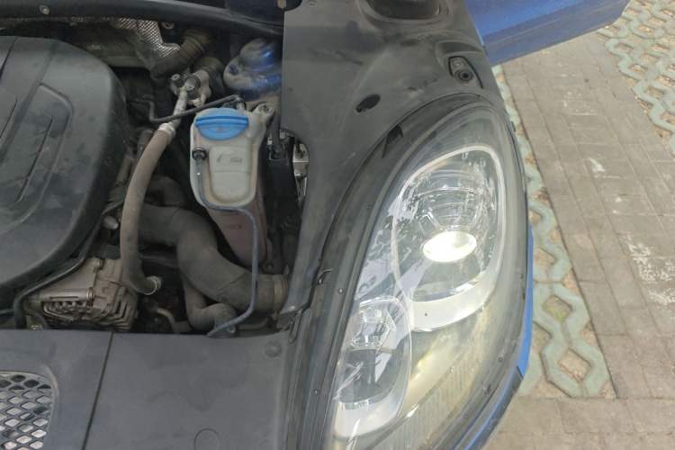 Used Porsche Macan 2017 Macan 2.0T Engine Bay Left