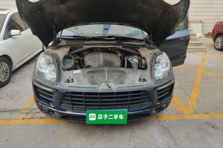 Used Porsche Macan 2017 Macan 2.0T Engine Bay Left