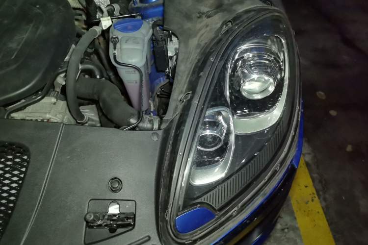 Used Porsche Macan 2017 Macan 2.0T Engine Bay Left