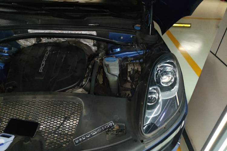 Used Porsche Macan 2017 Macan 2.0T Engine Bay Left