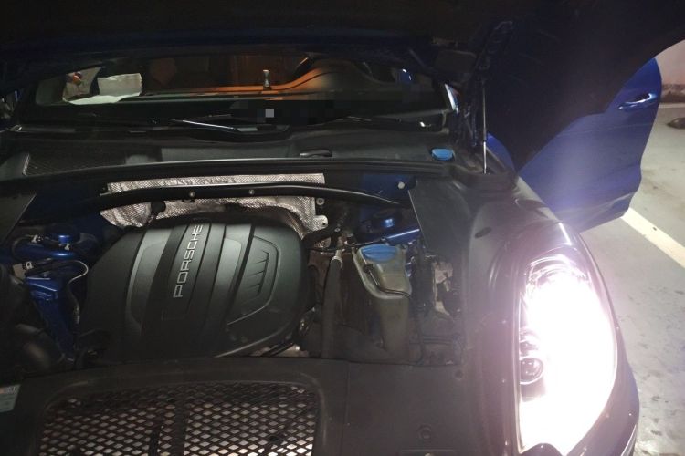 Used Porsche Macan 2017 Macan 2.0T Engine Bay Left