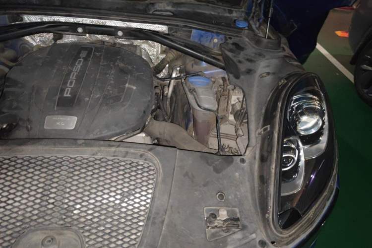 Used Porsche Macan 2017 Macan 2.0T Engine Bay Left