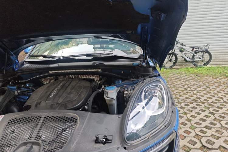 Used Porsche Macan 2017 Macan 2.0T Engine Bay Left