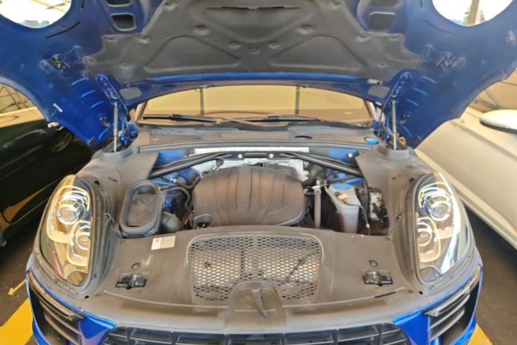 Used Porsche Macan 2017 Macan 2.0T Engine Bay