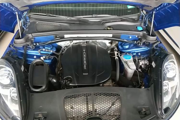 Used Porsche Macan 2017 Macan 2.0T Engine Bay