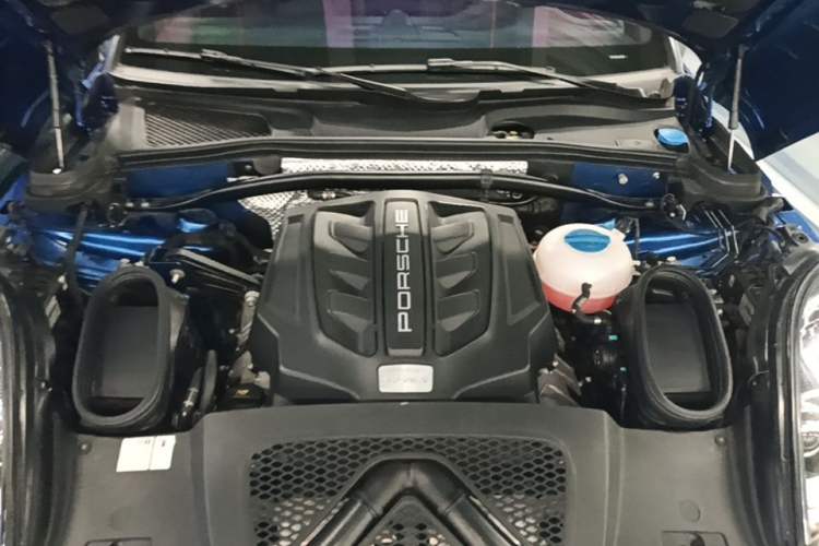 Used Porsche Macan 2017 Macan S 3.0T Engine Bay