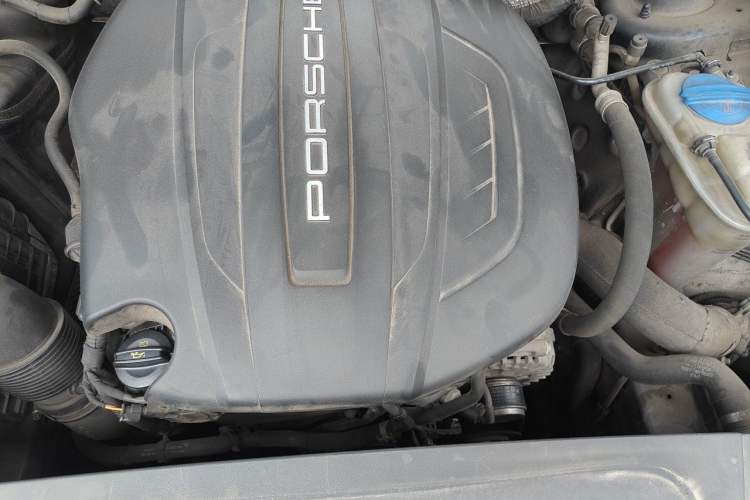 Used Porsche Macan 2017 Macan 2.0T Engine Bay