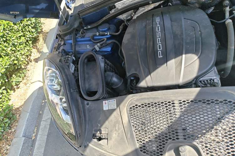 Used Porsche Macan 2017 Macan 2.0T Engine Bay Right