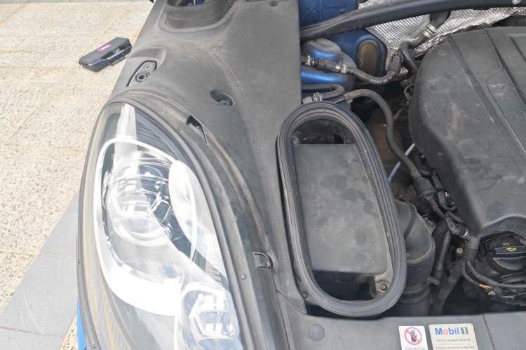 Used Porsche Macan 2017 Macan 2.0T Engine Bay Right