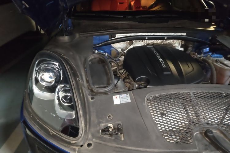 Used Porsche Macan 2017 Macan 2.0T Engine Bay Right