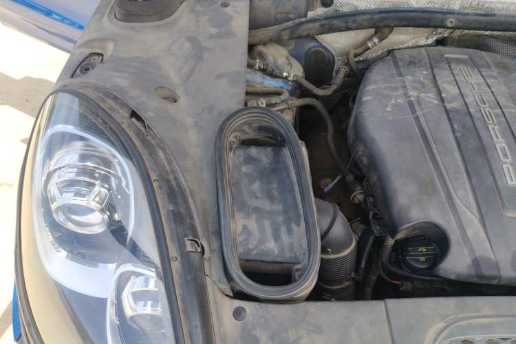 Used Porsche Macan 2017 Macan 2.0T Engine Bay Right