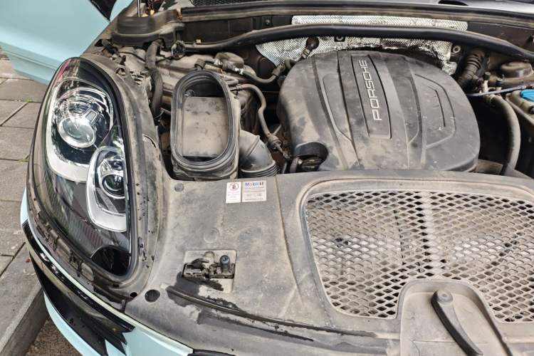 Used Porsche Macan 2017 Macan 2.0T Engine Bay Right