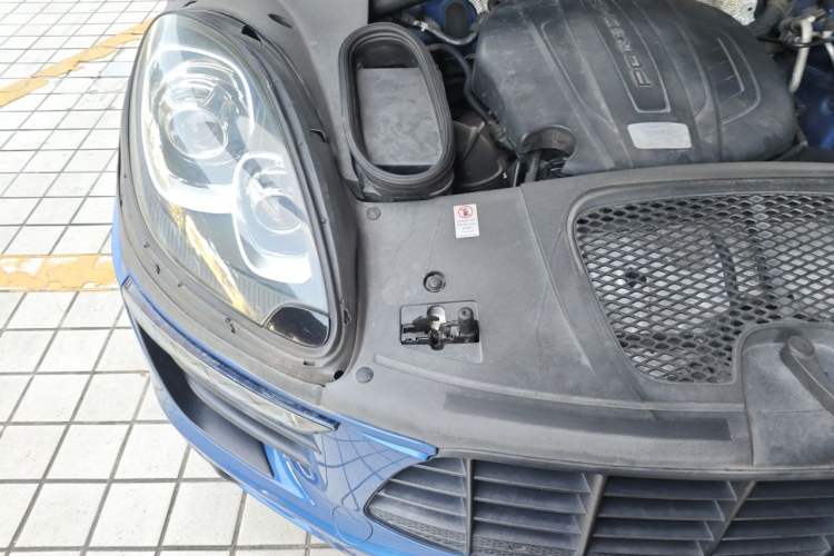 Used Porsche Macan 2017 Macan 2.0T Engine Bay Right