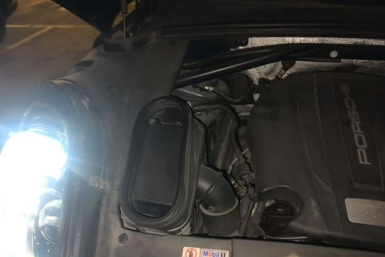 Used Porsche Macan 2017 Macan 2.0T Engine Bay Right