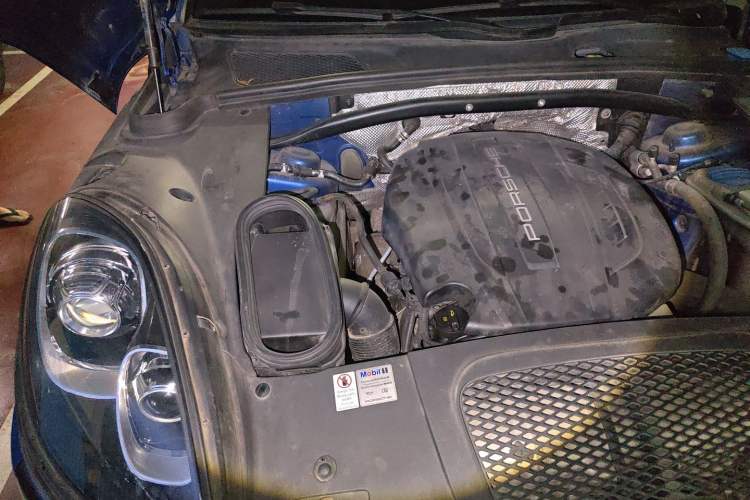 Used Porsche Macan 2017 Macan 2.0T Engine Bay Right