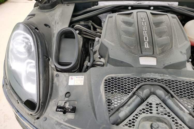 Used Porsche Macan 2017 Macan S 3.0T Engine Bay Right