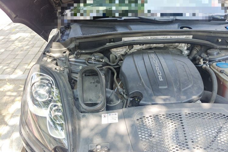 Used Porsche Macan 2017 Macan 2.0T Engine Bay Right