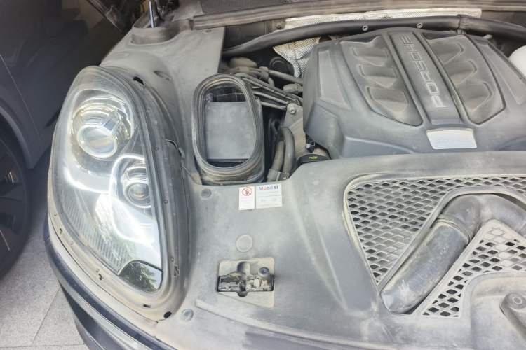 Used Porsche Macan 2017 Macan S 3.0T Engine Bay Right