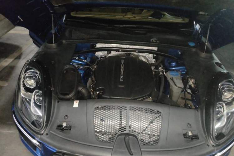 Used Porsche Macan 2017 Macan 2.0T Engine Bay Right