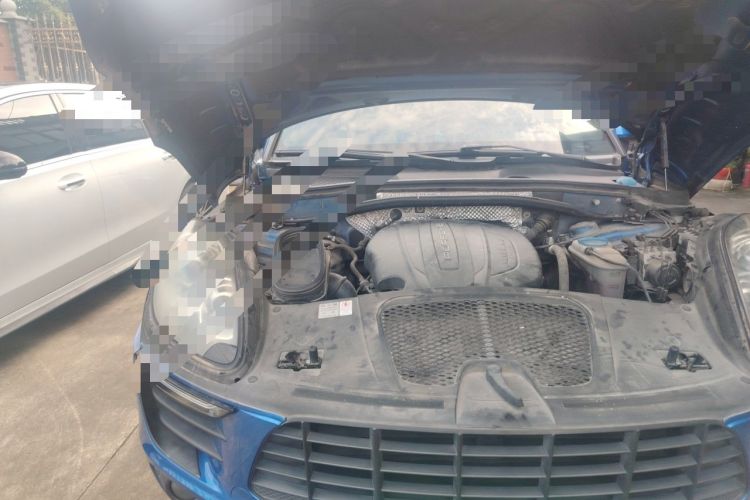Used Porsche Macan 2017 Macan 2.0T Engine Bay Right