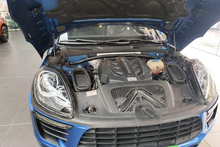 Used Porsche Macan 2017 Macan S 3.0T Engine Bay Right