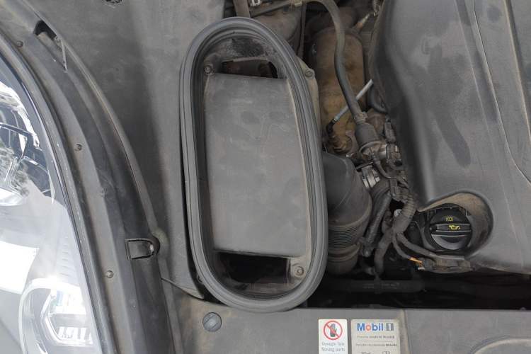 Used Porsche Macan 2017 Macan 2.0T Engine Bay Right
