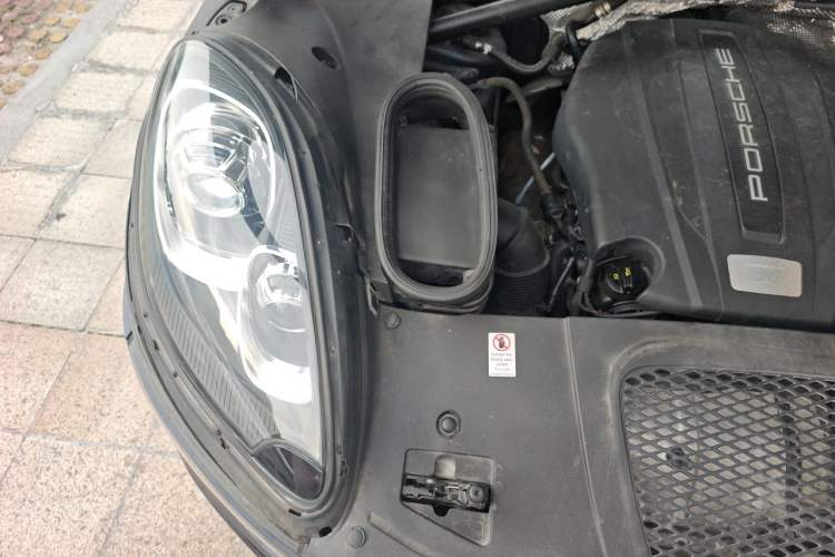 Used Porsche Macan 2017 Macan 2.0T Engine Bay Right