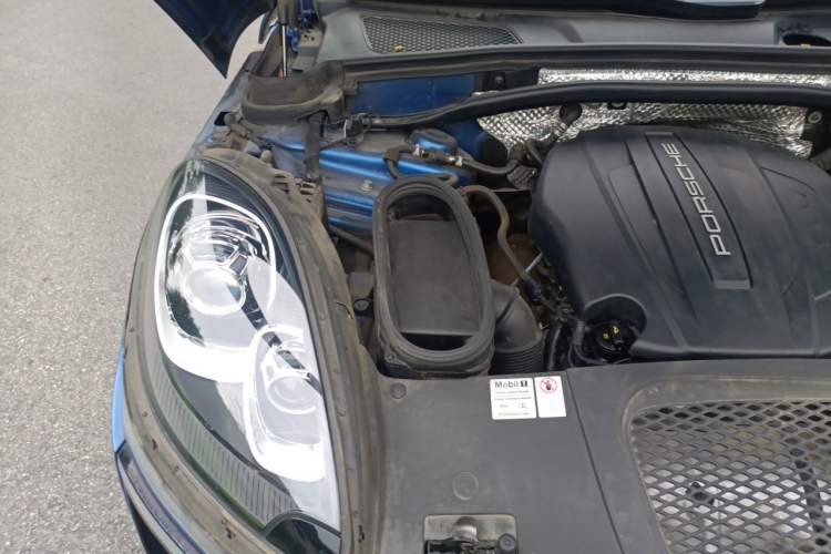 Used Porsche Macan 2017 Macan 2.0T Engine Bay Right
