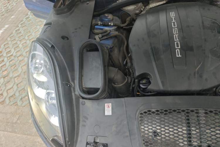 Used Porsche Macan 2017 Macan 2.0T Engine Bay Right