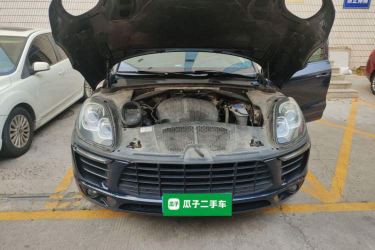 Used Porsche Macan 2017 Macan 2.0T Engine Bay Right