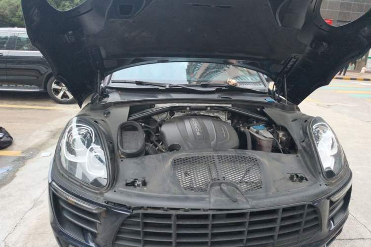 Used Porsche Macan 2017 Macan 2.0T Engine Bay