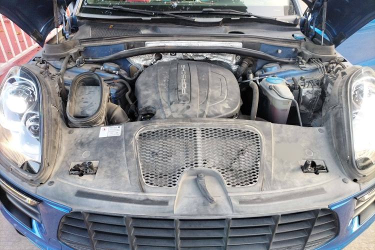Used Porsche Macan 2017 Macan 2.0T Engine Bay