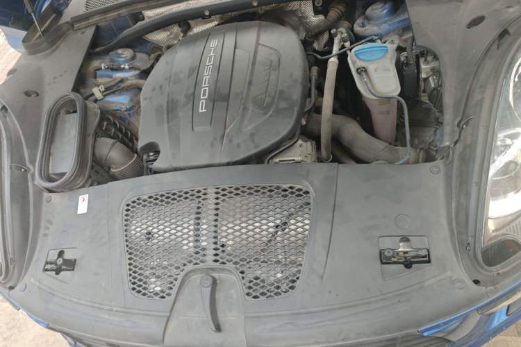 Used Porsche Macan 2017 Macan 2.0T Engine Bay