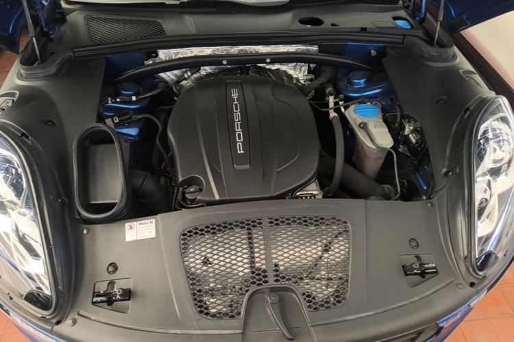 Used Porsche Macan 2017 Macan 2.0T Engine Bay
