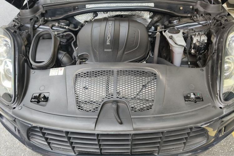 Used Porsche Macan 2017 Macan 2.0T Engine Bay