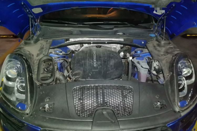 Used Porsche Macan 2017 Macan 2.0T Engine Bay