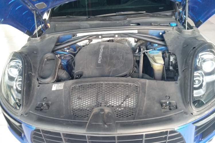 Used Porsche Macan 2017 Macan 2.0T Engine Bay