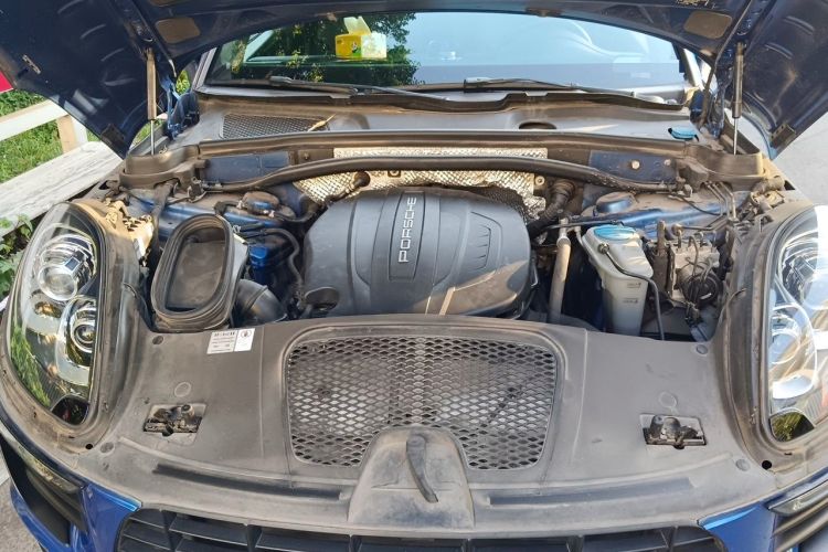 Used Porsche Macan 2017 Macan 2.0T Engine Bay