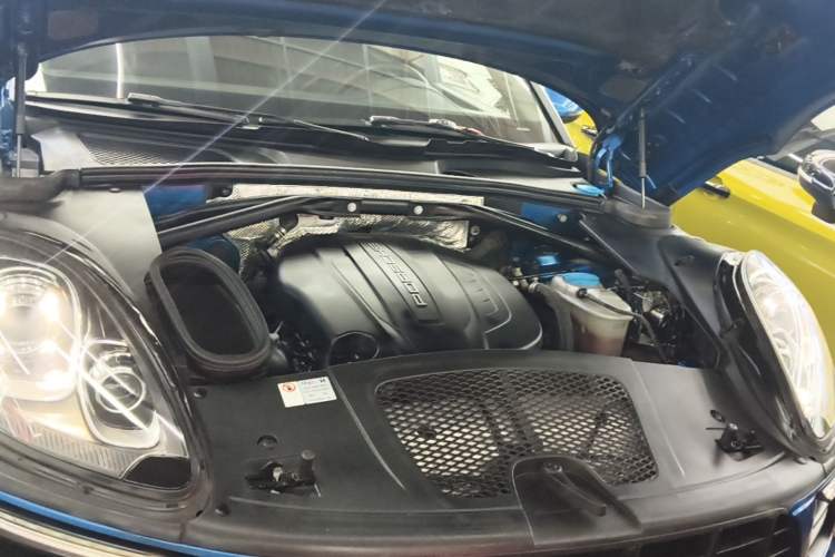 Used Porsche Macan 2017 Macan 2.0T Engine Bay