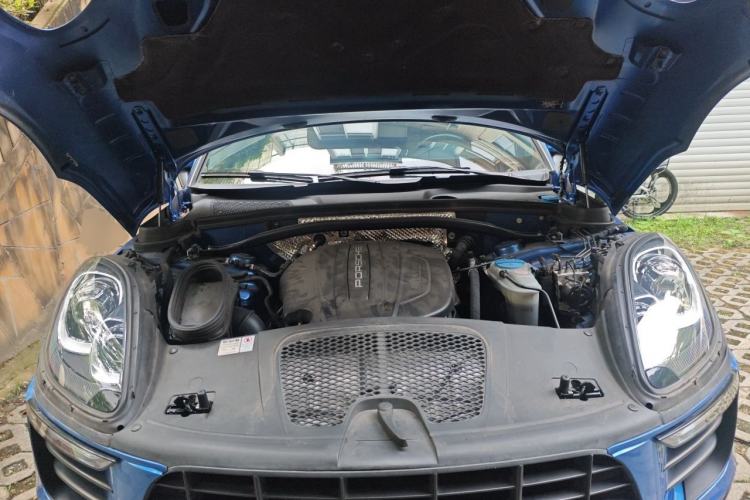 Used Porsche Macan 2017 Macan 2.0T Engine Bay