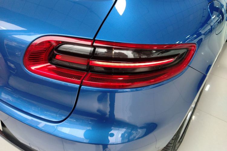 Used Porsche Macan 2017 Macan 2.0T Exterior 3