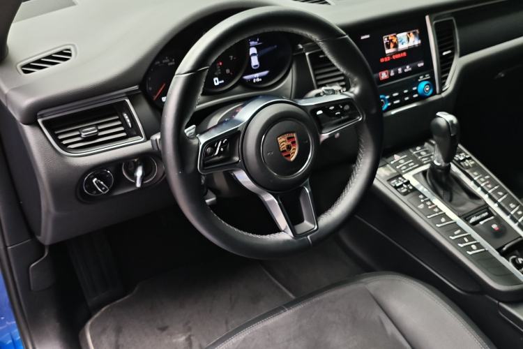 Used Porsche Macan 2017 Macan 2.0T Exterior 6