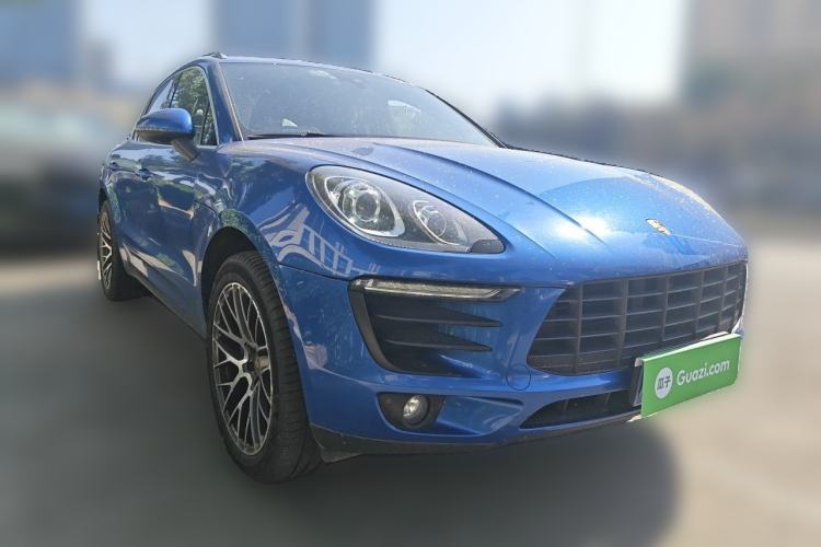 Used Porsche Macan 2017 Macan 2.0T Front Right 45 Deg