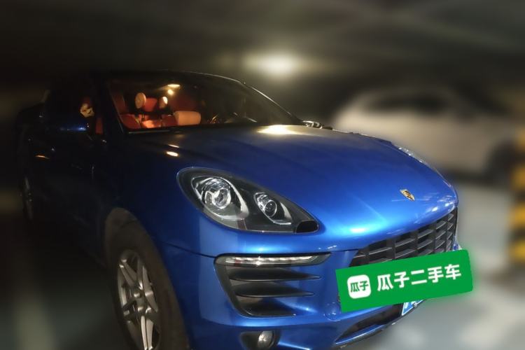 Used Porsche Macan 2017 Macan 2.0T Front Right 45 Deg