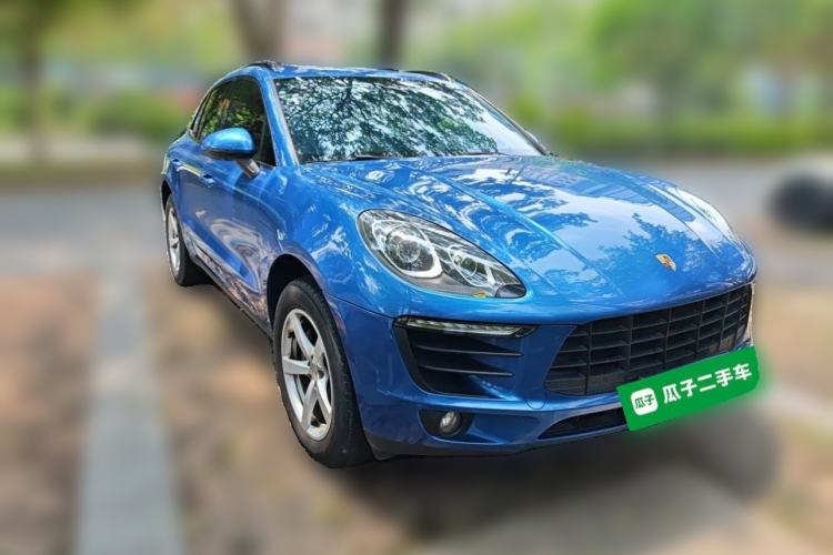 Used Porsche Macan 2017 Macan 2.0T Front Right 45 Deg
