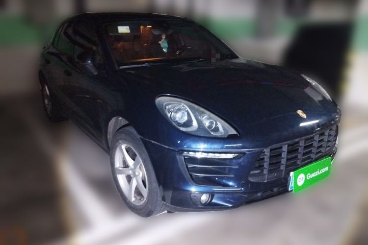 Used Porsche Macan 2017 Macan 2.0T Front Right 45 Deg