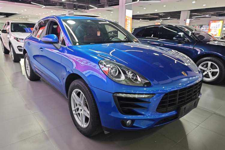 Used Porsche Macan 2017 Macan 2.0T Front Right 45 Deg