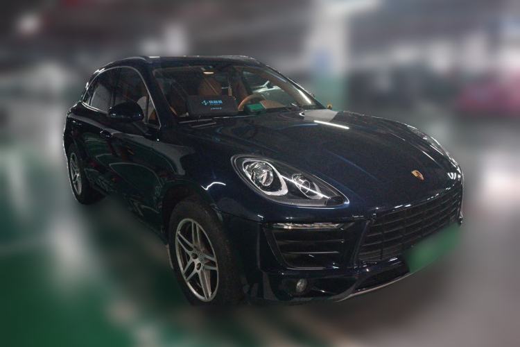 Used Porsche Macan 2017 Macan 2.0T Front Right 45 Deg