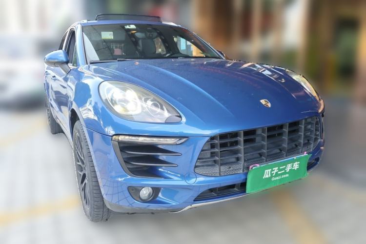 Used Porsche Macan 2017 Macan 2.0T Front Right 45 Deg